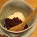 神保町 傳 - カスタードクリームとトリュフの風味も楽しめたトウキビのアイス。