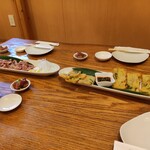 nagomidainingunana - 鶏刺し、韓国風チヂミ