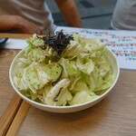 串カツの中村屋 - 《2023年6月某日》お通しの塩ダレキャベツ4人前