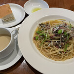 Q CAFE by Royal Garden Cafe - 