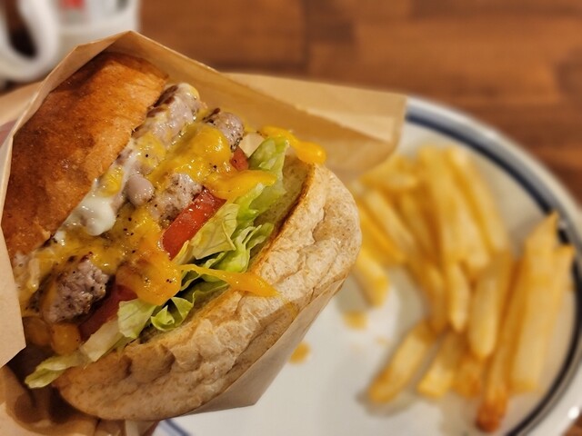 エイチズバーガー スタンドアンドバー （H'sBurger stand&Bar