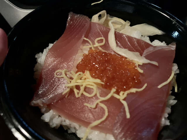 魚丼 仙台長町店 - 富沢（海鮮丼）の写真