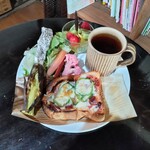 火と実コーヒー - モーニング(ピザトースト)