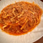 バル デ オピンチョ - ミートソースのパスタ入りと呼びたいくらいお肉たっぷりボロネーゼ