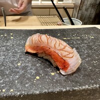 鮨 信海 - 炙り金目