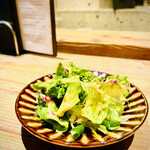 かまど焼 NIKUYOROZU - サラダ アンチョビと生卵を使ったドレッシング