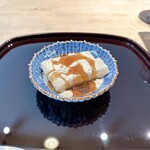 御料理 ふじ田 - 甘味：わらび餅、くるみソース