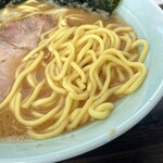 ずいずい - 増田製麺の気持ち細めの中太麺。