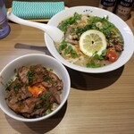 Rock’anDo - 淡路島玉ねぎそば＋豚タンソテー丼