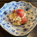 鮨 三心 - 根室産毛蟹　大間産北紫雲丹　トマトの酢漬け