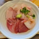 花板食堂 ISHIKAWA - 海鮮丼定食：刺身盛り合わせ