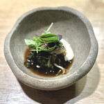 W VILLADORATA COUNTRY REATAURANT - ⑩シチリア野菜を軽く焼いた温かいサラダ　野菜から抽出したほろ苦いソースと浸したパン　チーズフォンデュソース　数種のハーブ