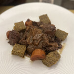 Locanda dei Poeti - ③大豆ミートの赤ワイン煮　ポレンタタラーニャ添え15€