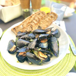 Locanda Nerello - ③ムール貝のポッド　古代穀物のクロスティーニ　ガーリックとオレガノ風味24€