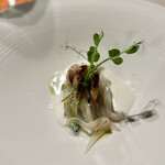 Ristorante Balìce - ③生イカと焼きイカのサラダ、グリンピース、アーモンドミルク