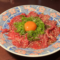 焼肉 にくだらけ - 田村牛のとろける炙りユッケ　