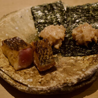 紀尾井町 三谷 - 神津島の黒むつのレア揚げ 縞鯵なめろう