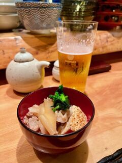 Izakaya Ichi - お通しは豚肉のスキヤキの味を薄めたもの。