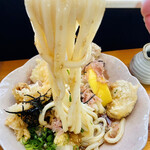 どとう ぜにや  - 麺リフト〜〜〜＼＼\\٩( 'ω' )و //／／