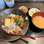 Kushito Ippin Yonekura - 海鮮漬け丼定食