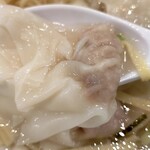 南砂餃子坊 - て海老ワンタンの海老は 細かく刻んで入っているらしいです