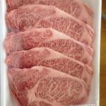 匠家 - 初めて食べるサーロインステーキはレアで頂きました