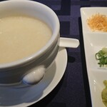 中国料理 海松 - 「お粥」只のお粥と侮るなかれ！豚骨スープにお米の花開く！