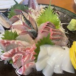 居魚屋 網元 別邸 - 刺身盛り合わせ