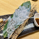 烏賊 鮨ダイニング 鮮助 - 活イカ刺し。これをお目当てに来ました！