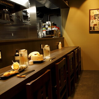 Enjoy delicious sake in a relaxing Japanese space. Perfect for drinking alone or for various parties.