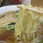 チャイナダイニング 龍 - 中太縮れ　若干短めの麺が旨い