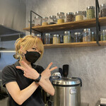 SPICY CURRY 魯珈 - 店主のえりさん（掲載許可済み）