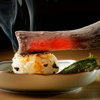 自慢の串焼きを味わえるコースは5種類。アラカルトもご用意◎