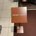 PRIMO PASSO - 足元の看板