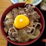 そば処 しなの - 牛丼に卵をオン！