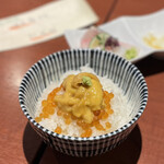 酒肴場 屯 - 生うにとイクラオンザライス