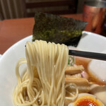 酒肴場 屯 - 三河屋製麺の細ストレート麺