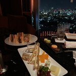 DINING & BAR TABLE 9 TOKYO - 