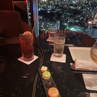 DINING & BAR TABLE 9 TOKYO - 
