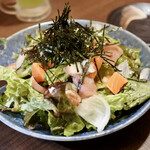 個室居酒屋 いっすい - 海鮮サラダ　¥920