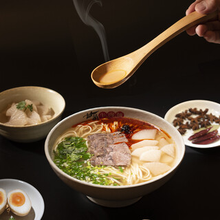 We'll show you how to eat beef noodles so you can enjoy them even more deliciously!