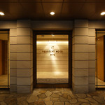 Chainizu Resutoran Fuu - ホテル内のやすらぎ、くつろぎの空間を分ける正面玄関