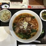 多福菜香 - 牛バラ刀削麺