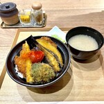 新潟カツ丼 タレカツ - 野菜カツ丼　味噌汁、お新香付き