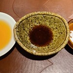 馳走 啐啄一十  - 薬味
      オリジナル調合の醤油
      33年間継ぎ足しのポン酢
      塩(キプロス産岩塩)