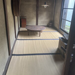 にぎり鮨 一五〇 - 立つこと出来ない下の部屋