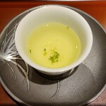 馳走 啐啄一十  - お飲み物①煎茶【広島県広島市安佐南区竹の湧水、硬度8.5の超軟水】を41℃のお湯で淹れた煎茶