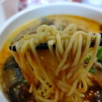 發巳 - 麻婆茄子担々麺(限定)　リフト