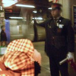 ホームの駅員さんが、かっこいいね。ちびつぬ「出発進行～！！」