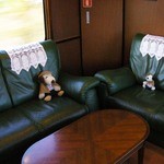 ダイナープレヤデス - 車両にはこんなスペースもあるんだよ。２人でなかよくおしゃべり・・・